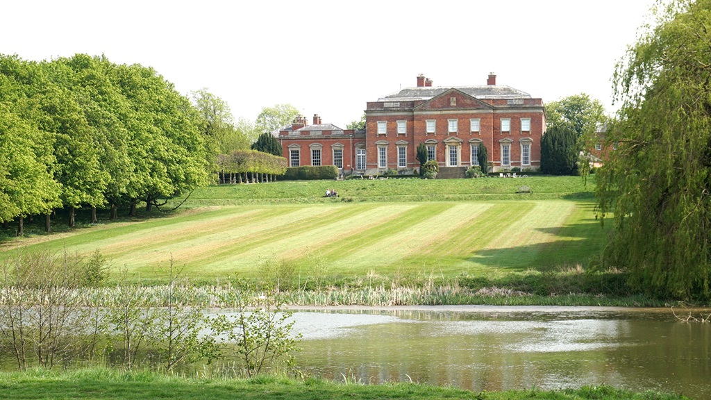 An image of Kelmarsh Hall and Gardens in Northamptonshire